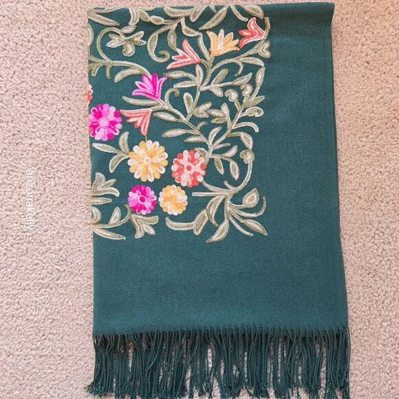 Green "Cashmere" Scarf with Chain Stitch Embroidery Flowers and Leaves - Picture 15 of 16